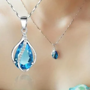 Luxurious Teardrop Aquamarine Gemstone Pendant
