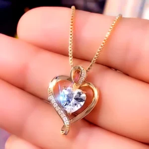 Simple 18K gold-plated three-pronged zirconia heart pendant necklace